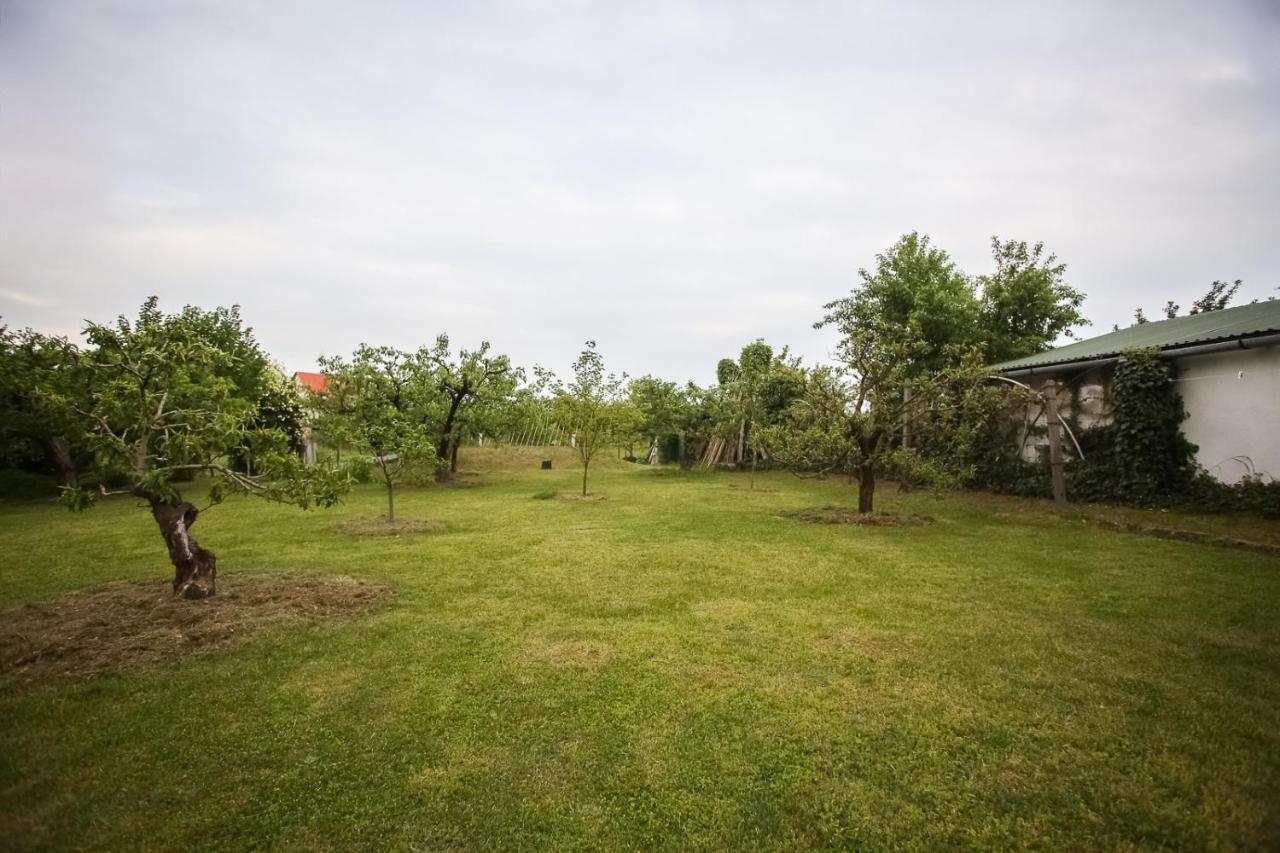 Hellenyi Apartmanok Harkány Buitenkant foto