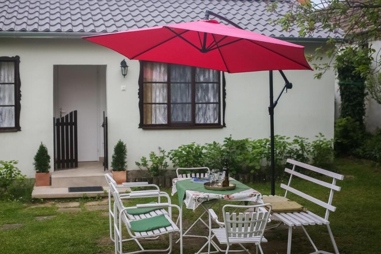 Hellenyi Apartmanok Harkány Buitenkant foto