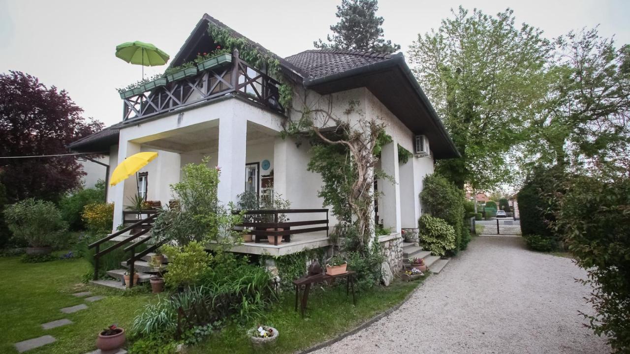 Hellenyi Apartmanok Harkány Buitenkant foto